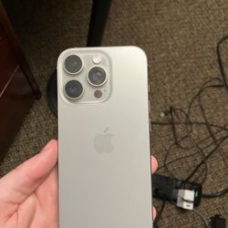 iPhone 16 Pro - 256GB - Silver - Locked to AT&T