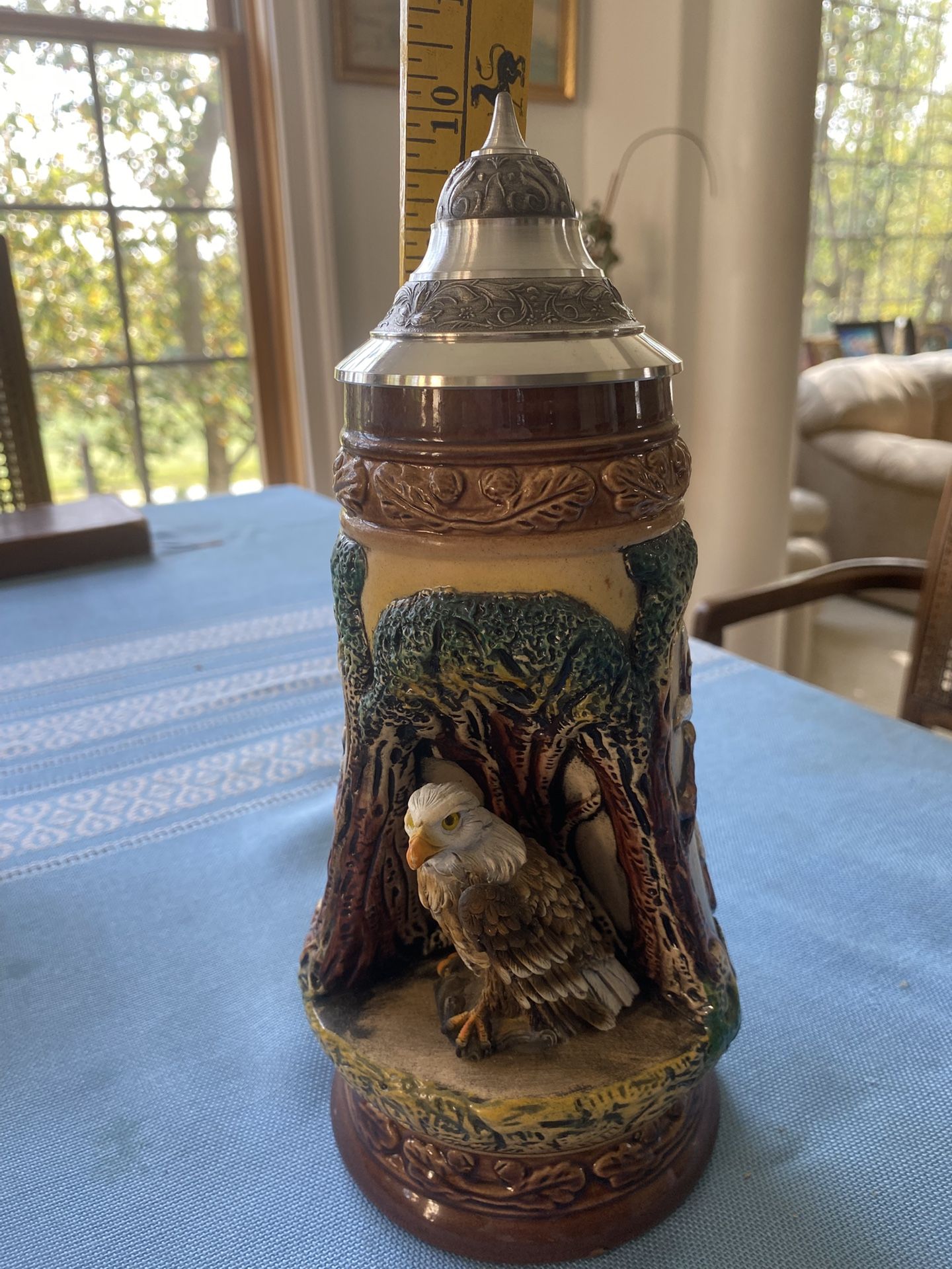 King Tierwelt Wildlife Ltd Ed #1190 Bald Eagle Grotto Diorama Stein 95% ZINN