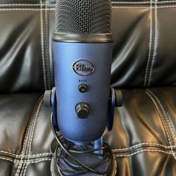 Blue Microphone Yeti USB Condenser Mic