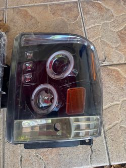 2008  2010    f250 head light