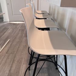White Bar Stools 
