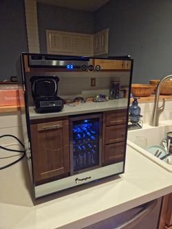 $100 Like New 12 BOTTLE Wine Cooler Fridge MAGIC CHEF 54° to 66° Reflective Glass LED Temperature Control COUNTERTOP
