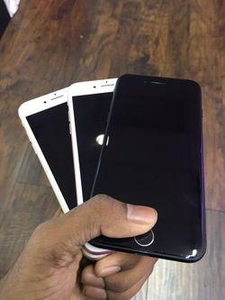 iPhone 7 32GB / 128GB Factory Unlocked Excellent Condition With Free Charger