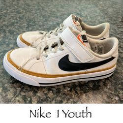 Youth Nike size 1
