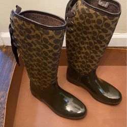 COACH RAIN BOOTS SIZE 8