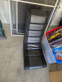 Gaming gamer black chair