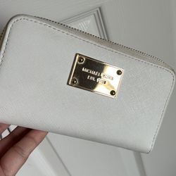 Michael Kors Wallet- Off White