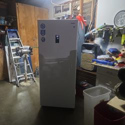 Danby Freezer Or Refrigerator 
