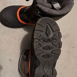 Kamik Snow boots size 6 .