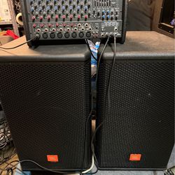 JBL MRX515 speakers and mixer