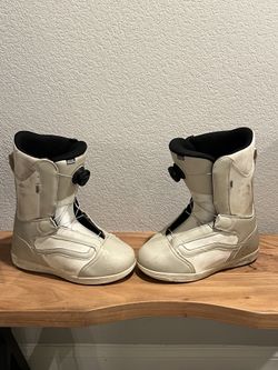 Womenās Vans Shoes OBO