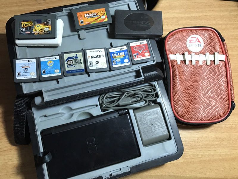 Nintendo ds with accessories for Sale in Phoenix, AZ - OfferUp
