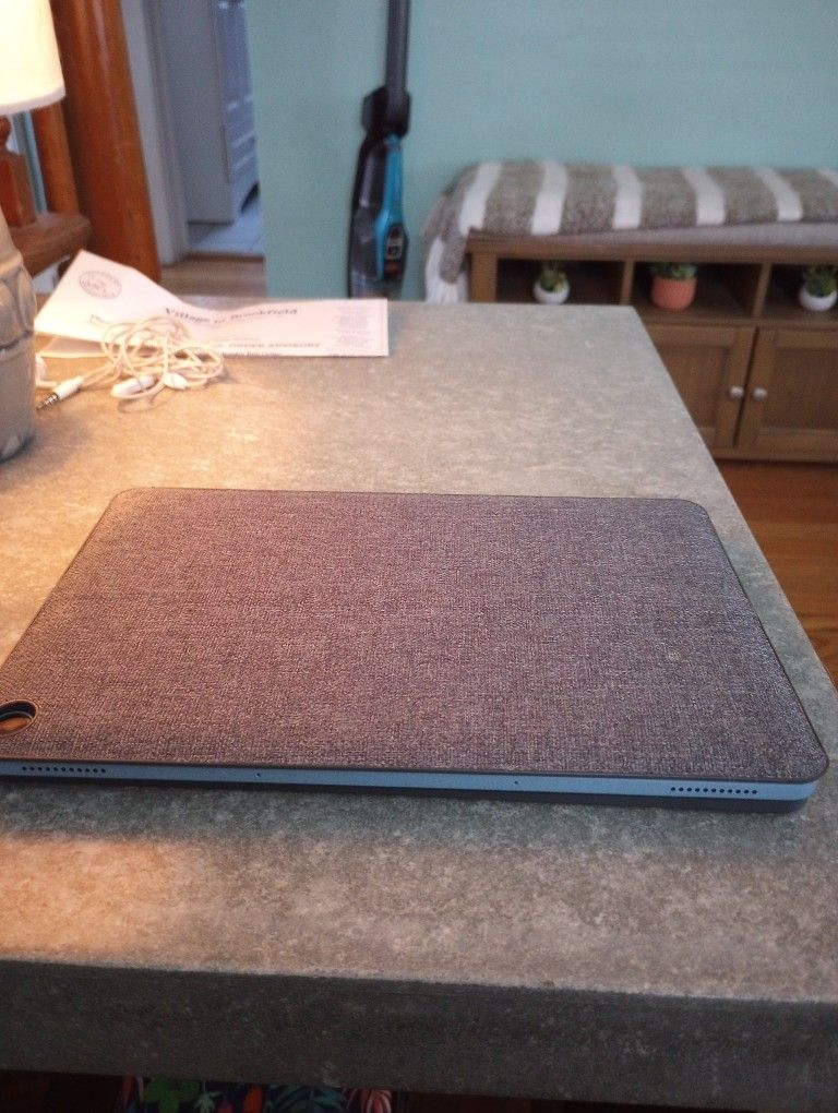 Lenovo Duet 10" Chromebook OS. 
