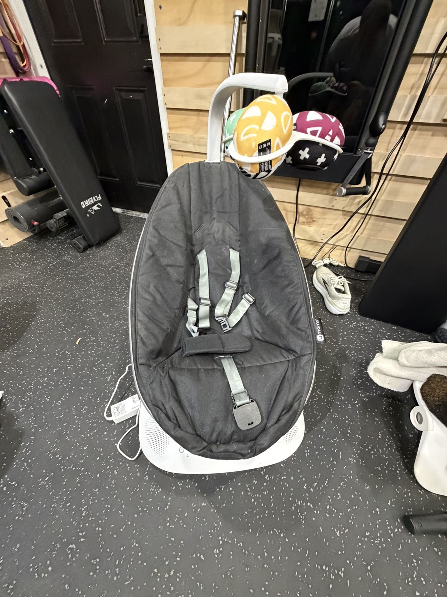 4Moms baby Swing