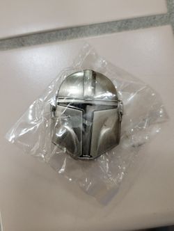 STAR WARS MANDALORIAN HELMET PIN