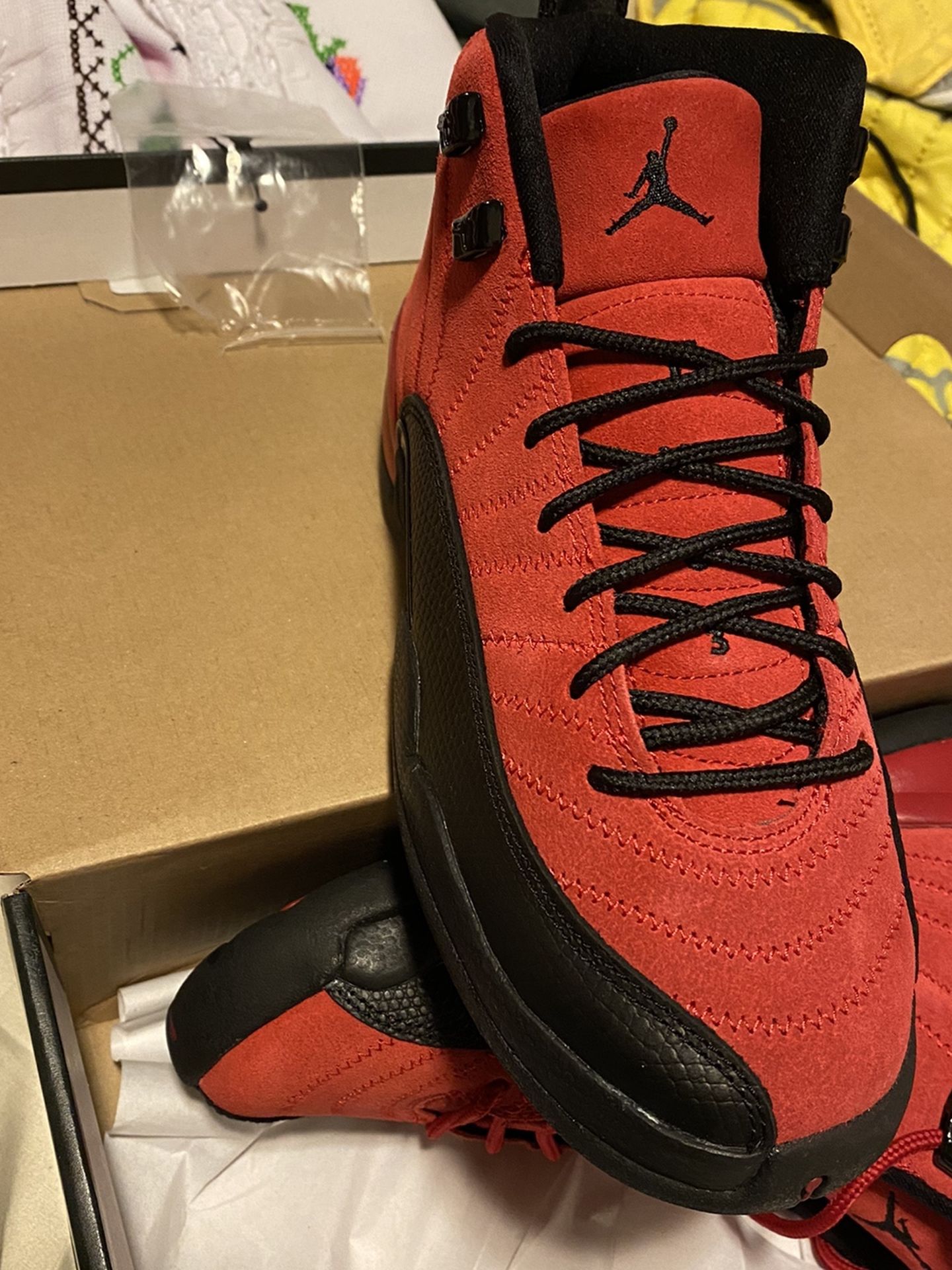 Jordan Retro 12 Reverse Flu Game Size 5 Youth