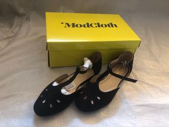 ModCloth black vintage style heels size 8