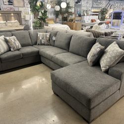 U-shaped Sleeper Sectional (mattress Included) 