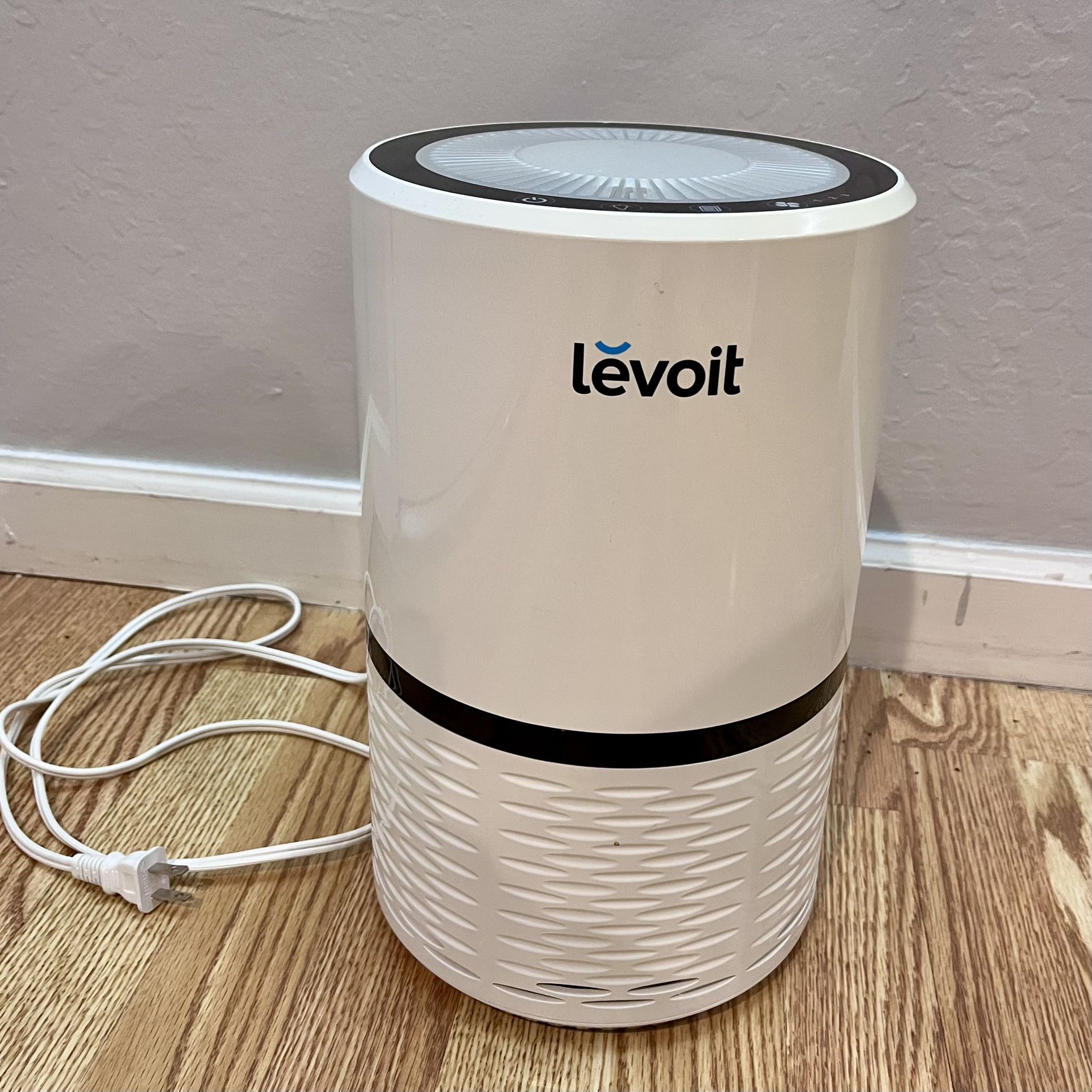 Levoit LV-H132 HEPA Air Purifier – Great Condition, New Filter!