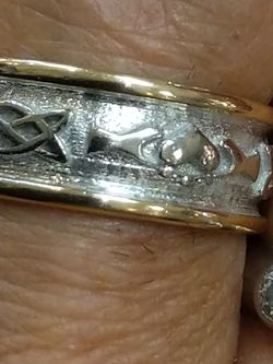 14K TWO TONED IRISH SZ 91/2 ring