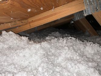 ATTIC INSULATION - INSULACION DE ATTICO R38