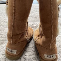 Girls Size 4 Uggs