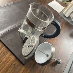 French Press. 2/3 Cups Glass Strainer And Wood Handle 