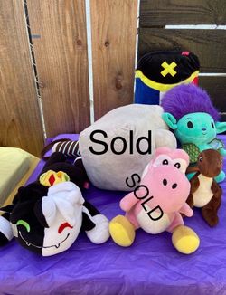 4 Variety Plush Toys  (Trolls, Youtooz,Dino)