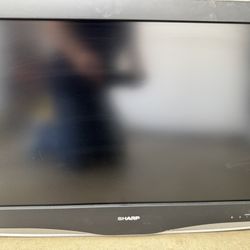 Sharp Aquos 32” TV lc-c3242u