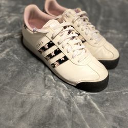 adidas Samoa, Ladies size 9