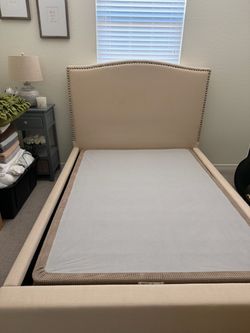 Full Box Mattress - Like New Condition!
