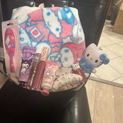 Hello Kitty Basket 🧺❤️