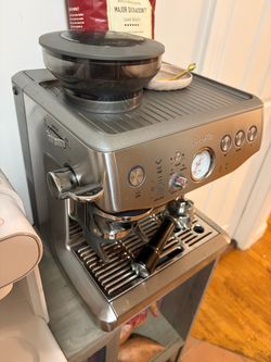 Breville Espresso Machine with Built-In Grinder