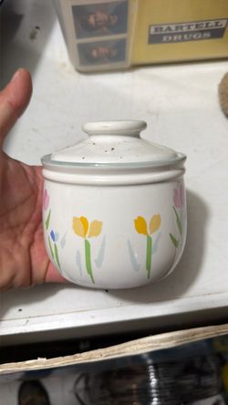 Sugar bowl