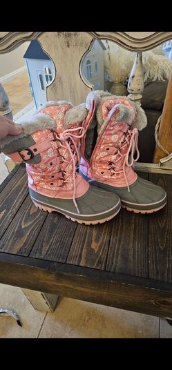 Girls Snow Boots Size 4