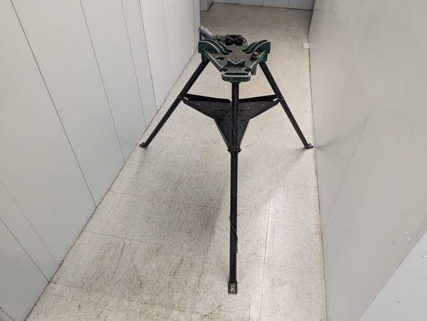 Greenlee 466 Tristand Tripod Chain Pipe Vise = Ridgid 460