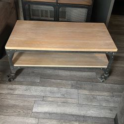 Nice Table  3 .42 Feet’s Long ,wide 1.23 Feet And 1.17 Tall