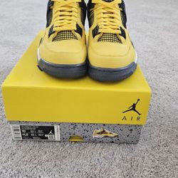 Air Jordan 4 Lightning