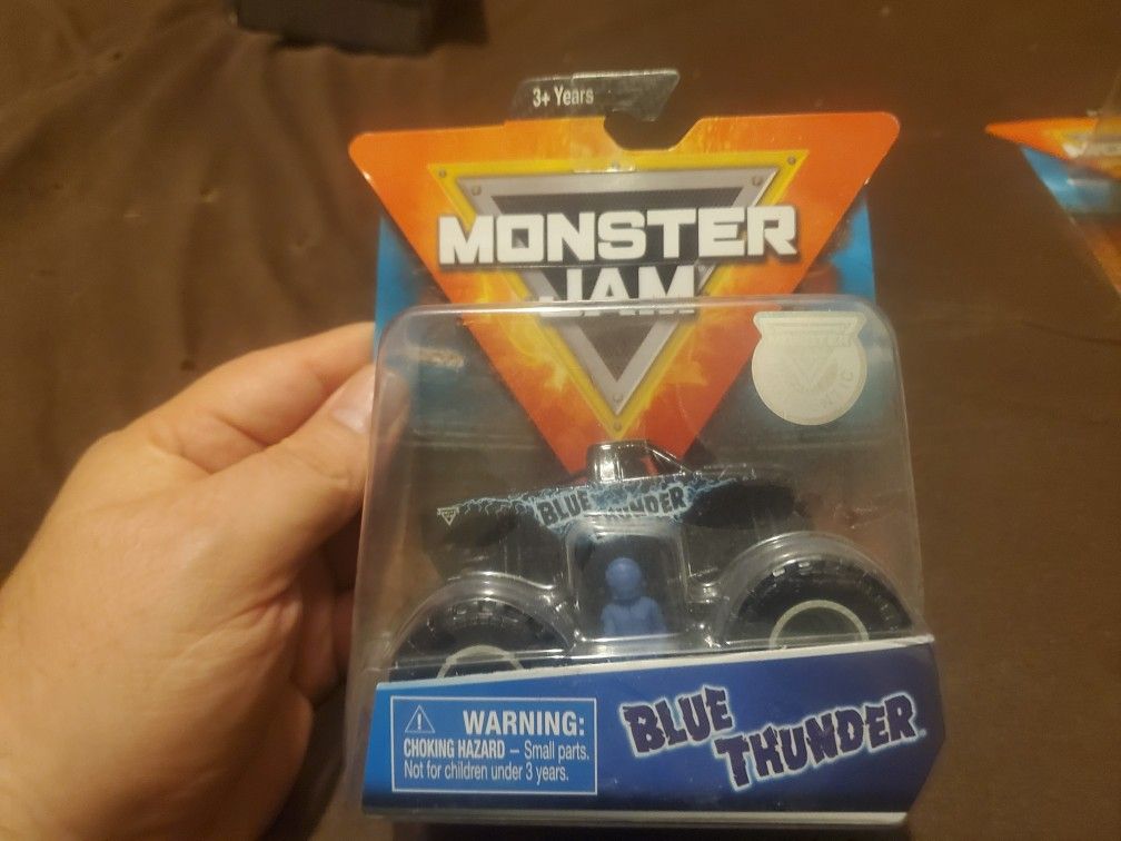 Monster jam blue thunder. 1:64