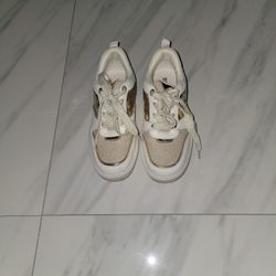 Micheal Kors Size 3