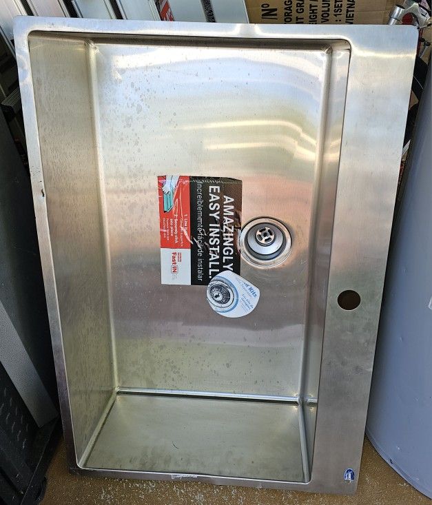STAINLESS STEEL KITCHEN SINGLE SINK.....$ 100