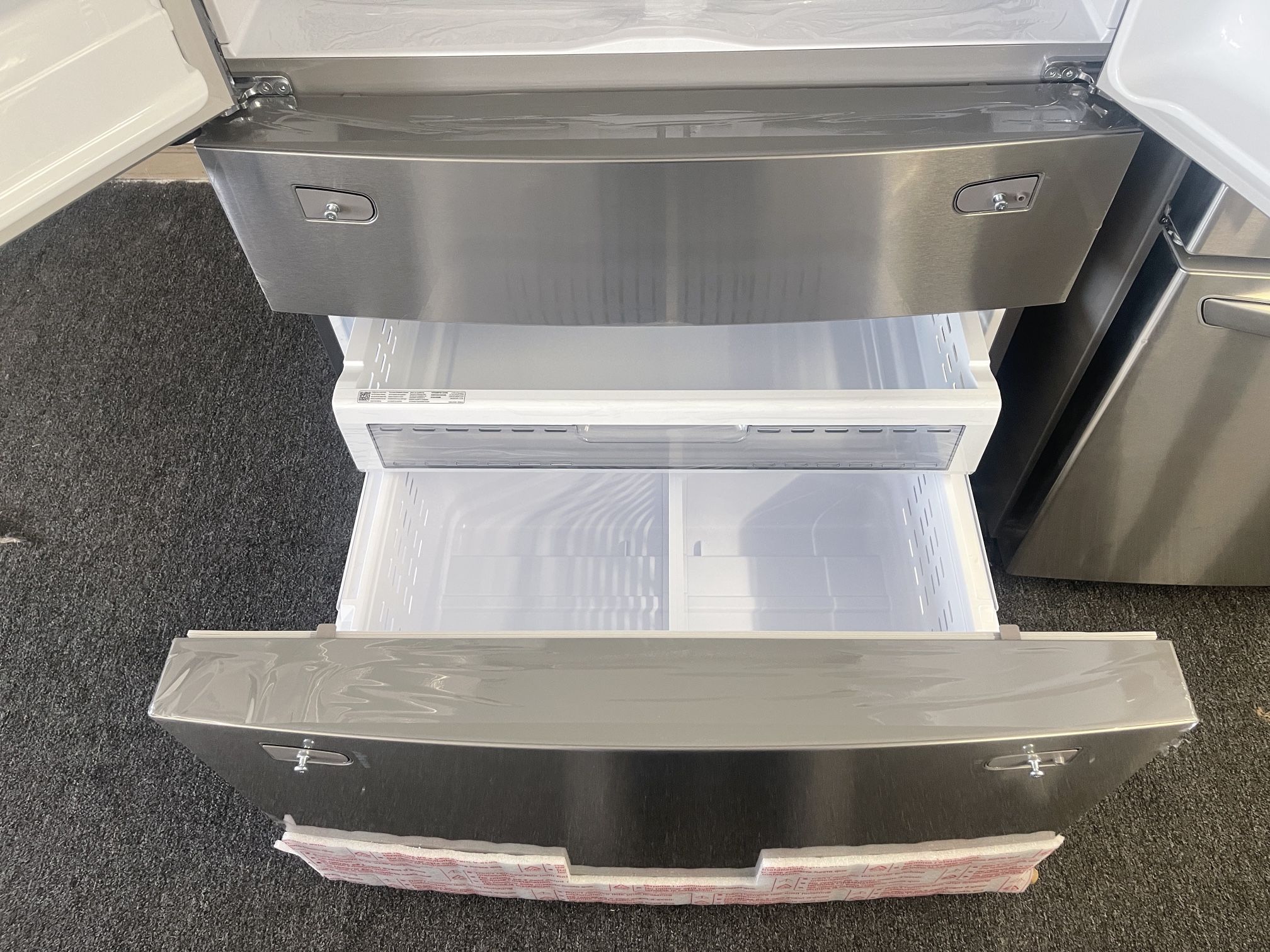 New Samsung stainless steel French door refrigerator 28 cubic Home & Garden