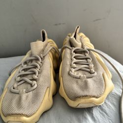 Yeezy 450 cloud white 9.5 