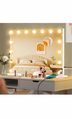 Moonee Hollywood Vanity Mirror With Lights