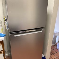 1 Year Old Whirlpool Refrigerator 