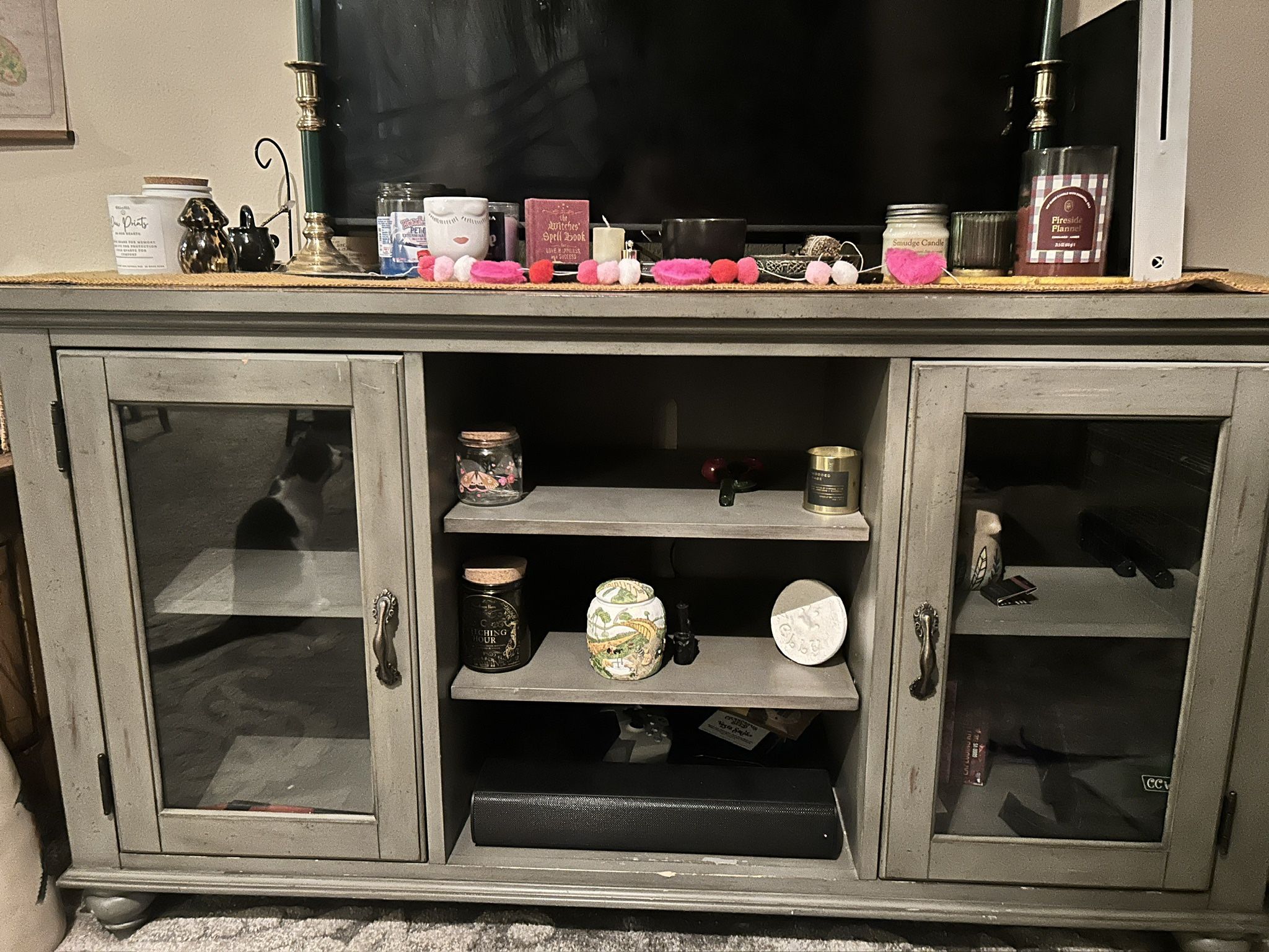 Pier1 TV stand