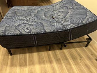 Bed queen size
