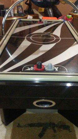 Air hockey table for sale keep scores