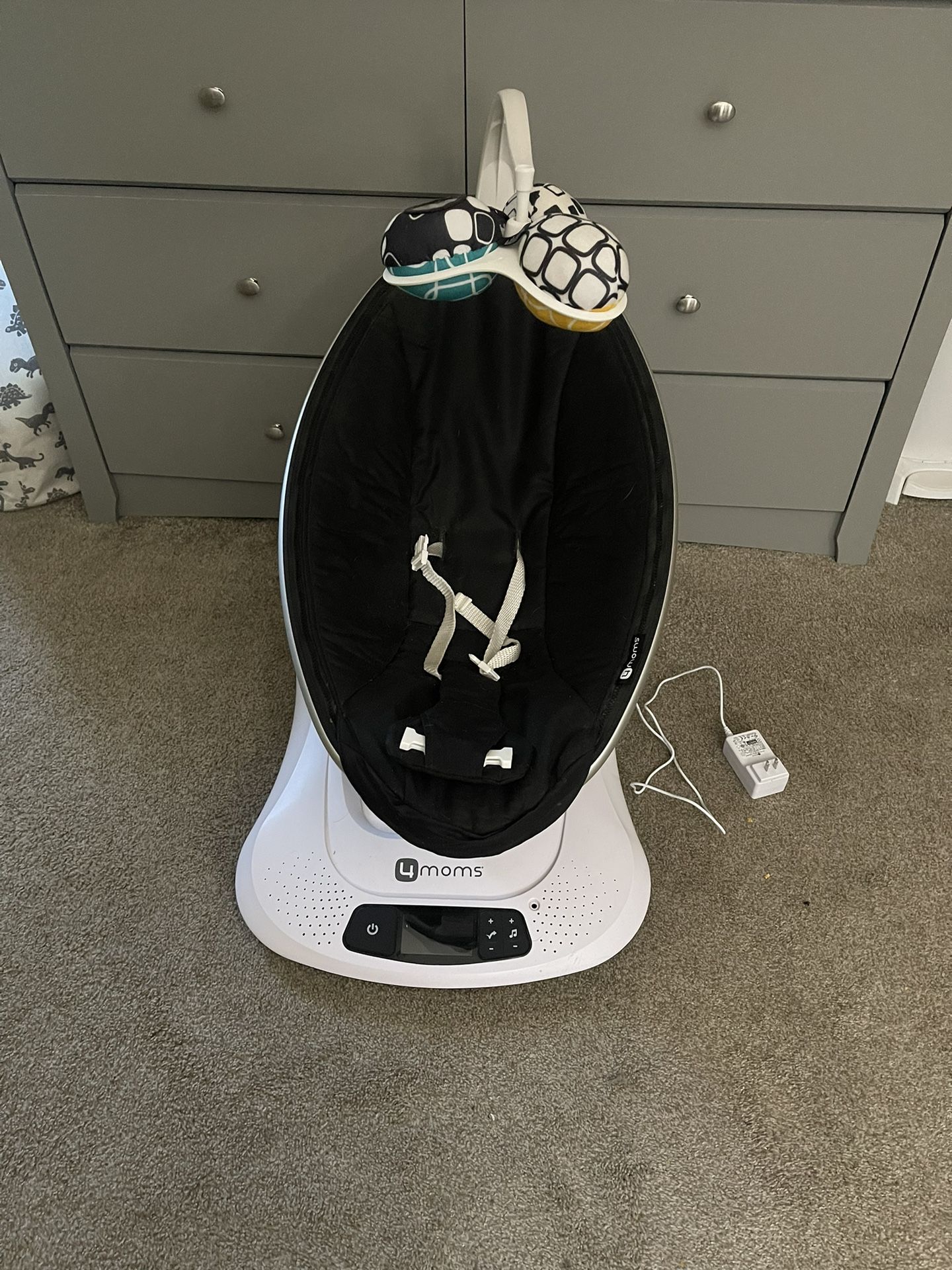 4 Moms Mamaroo