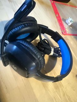 Black/Blue Over-Ear Wired Headphones 3.5mm Jack 40mm Stereo 6ft Cable